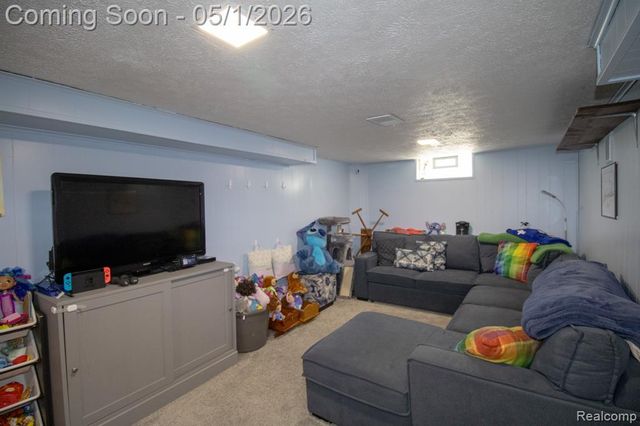 18455 Denby, Redford, MI 48240