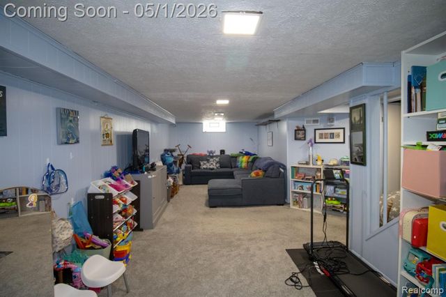 18455 Denby, Redford, MI 48240