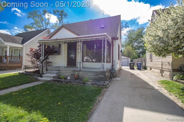 18455 Denby, Redford, MI 48240