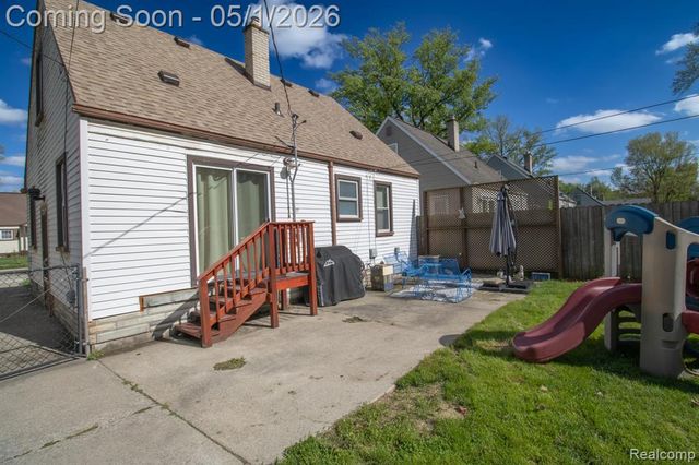 18455 Denby, Redford, MI 48240