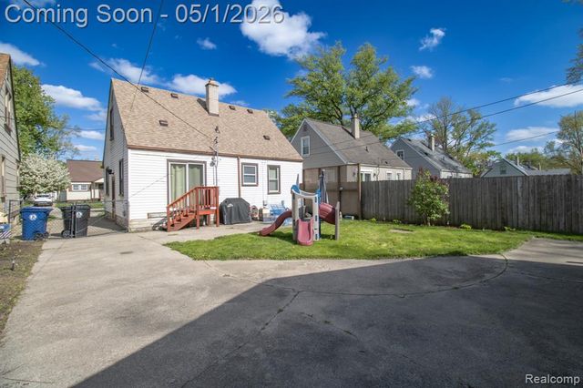 18455 Denby, Redford, MI 48240