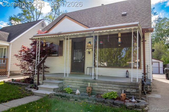 18455 Denby, Redford, MI 48240