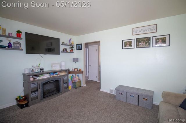 18455 Denby, Redford, MI 48240