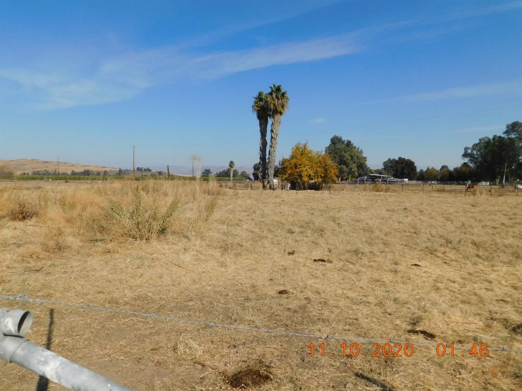 Image 10 of property listing at 4395 N Zediker Avenue, Sanger, CA 93657