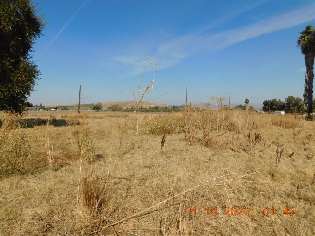 Image 9 of property listing at 4395 N Zediker Avenue, Sanger, CA 93657