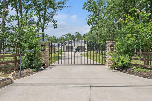 10102 Woodlane Boulevard, Magnolia, TX 77354
