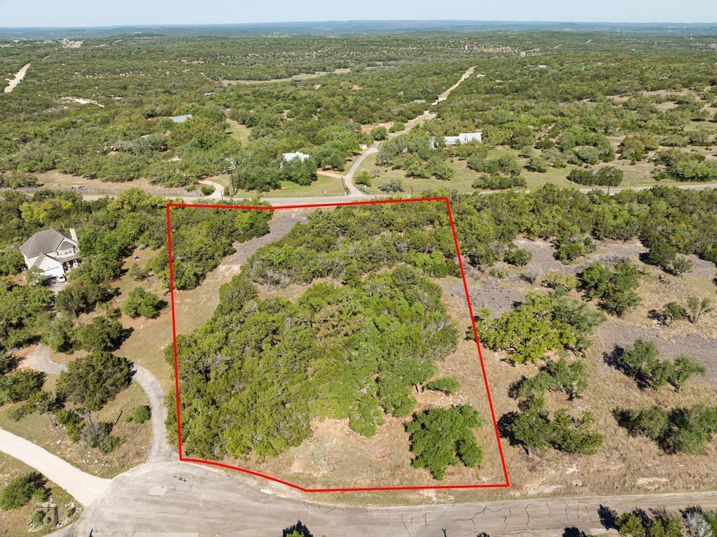304 Stonegate LN, Dripping Springs, TX 78620