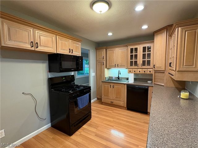 6417 Alderwood Road, Parma Heights, OH 44130