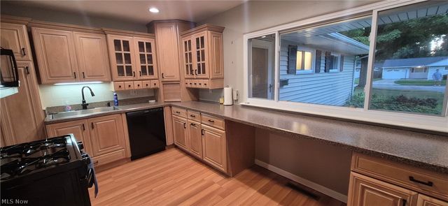 6417 Alderwood Road, Parma Heights, OH 44130