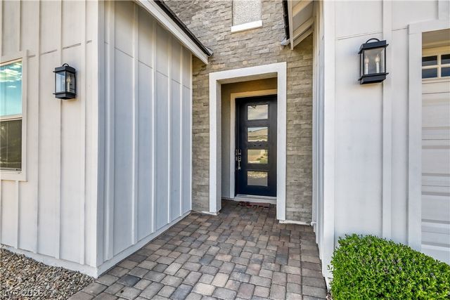 5738 Golden Chase Court, Las Vegas, NV 89131