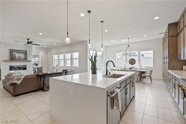 5738 Golden Chase Court, Las Vegas, NV 89131