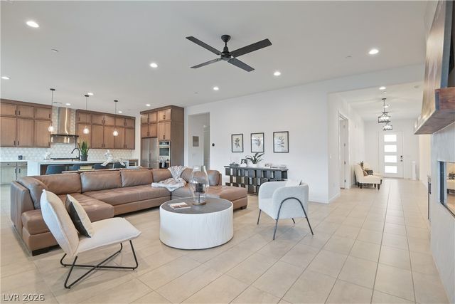 5738 Golden Chase Court, Las Vegas, NV 89131