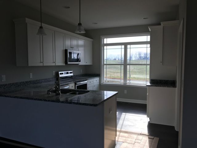 1507 Liberty Rd, Charlotte, TN 37036