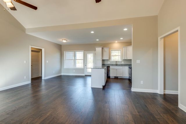 1507 Liberty Rd, Charlotte, TN 37036