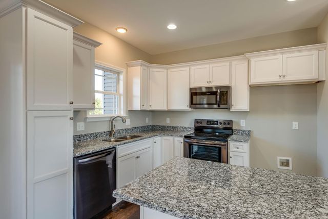 1507 Liberty Rd, Charlotte, TN 37036