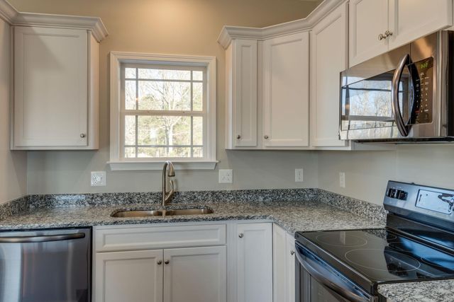 1507 Liberty Rd, Charlotte, TN 37036