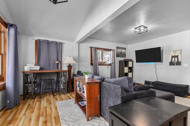 818 N DURKEE STREET, Appleton, WI 54911