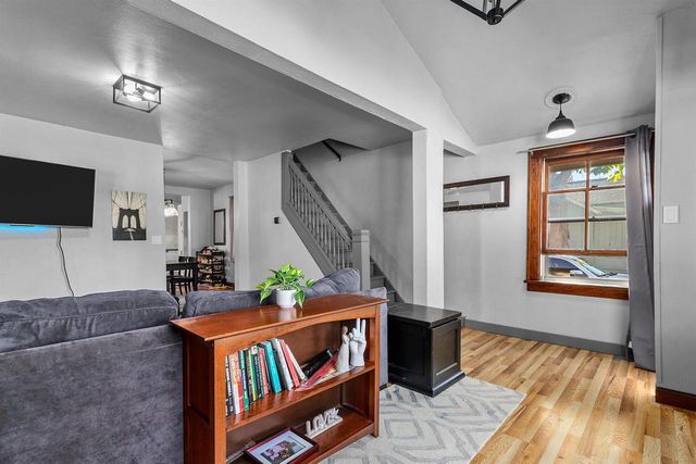 818 N DURKEE STREET, Appleton, WI 54911