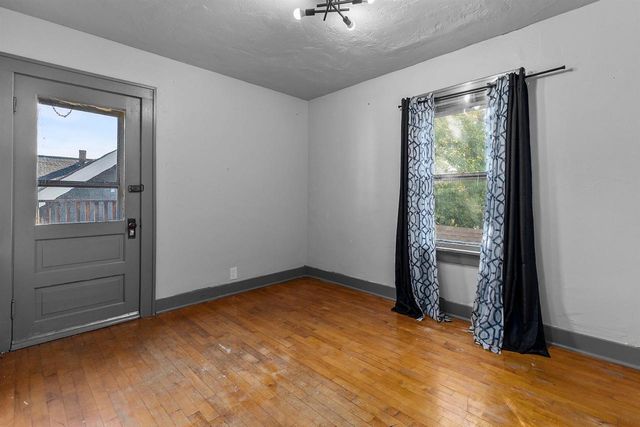 818 N DURKEE STREET, Appleton, WI 54911