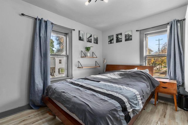 818 N DURKEE STREET, Appleton, WI 54911