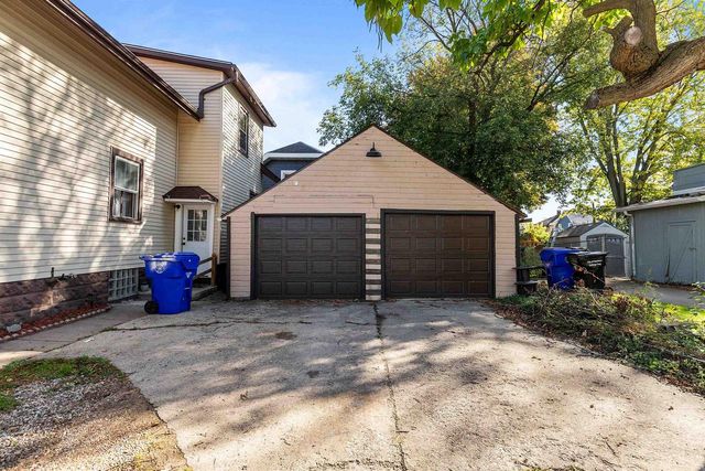 818 N DURKEE STREET, Appleton, WI 54911