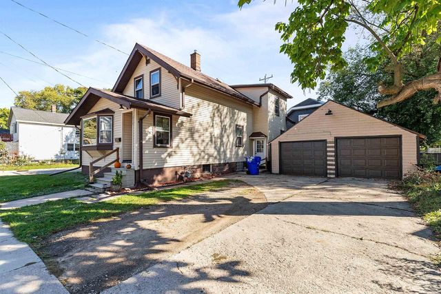 818 N DURKEE STREET, Appleton, WI 54911