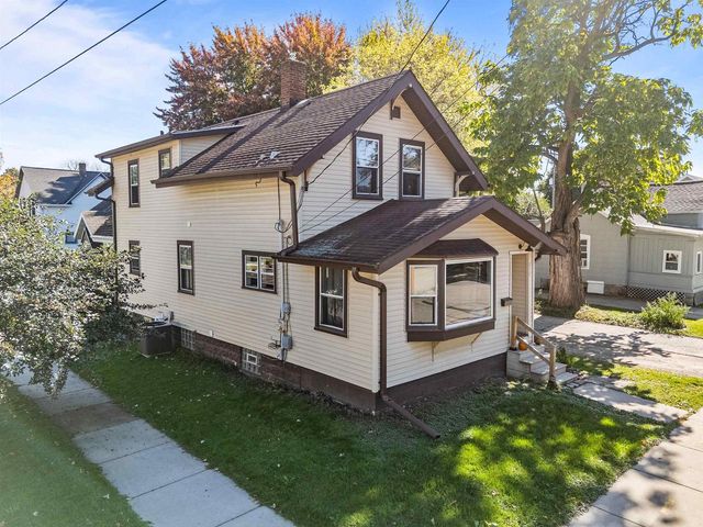 818 N DURKEE STREET, Appleton, WI 54911