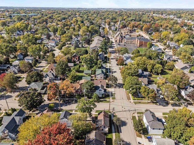 818 N DURKEE STREET, Appleton, WI 54911