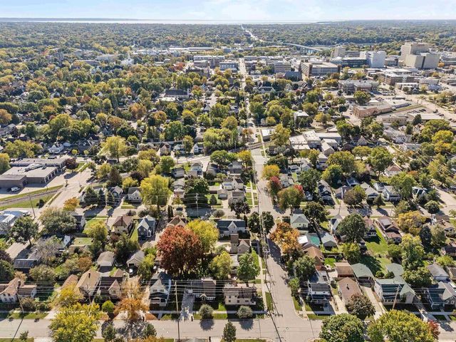 818 N DURKEE STREET, Appleton, WI 54911