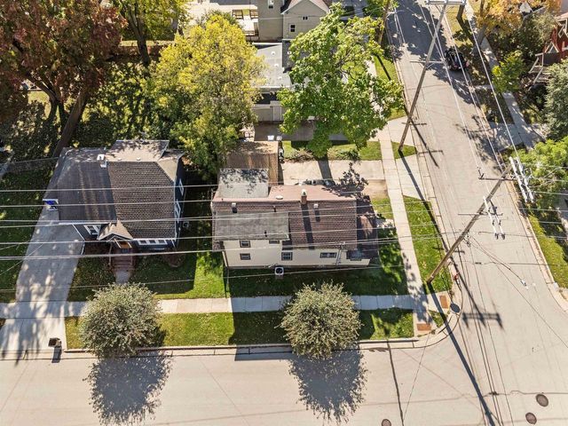 818 N DURKEE STREET, Appleton, WI 54911