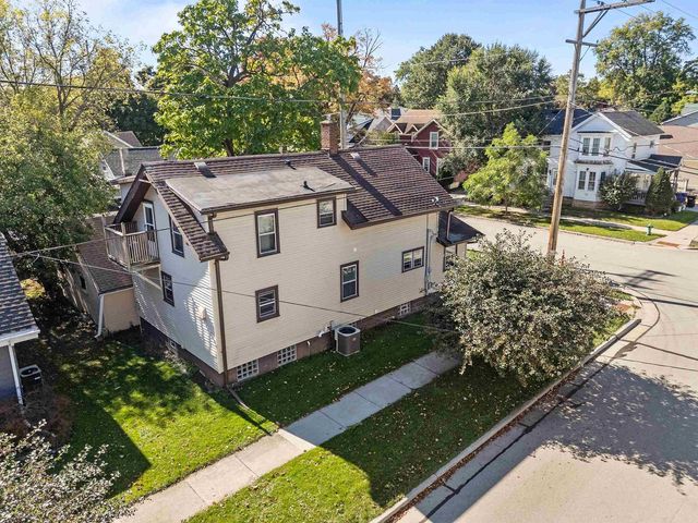 818 N DURKEE STREET, Appleton, WI 54911