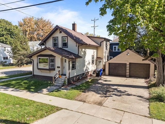 818 N DURKEE STREET, Appleton, WI 54911