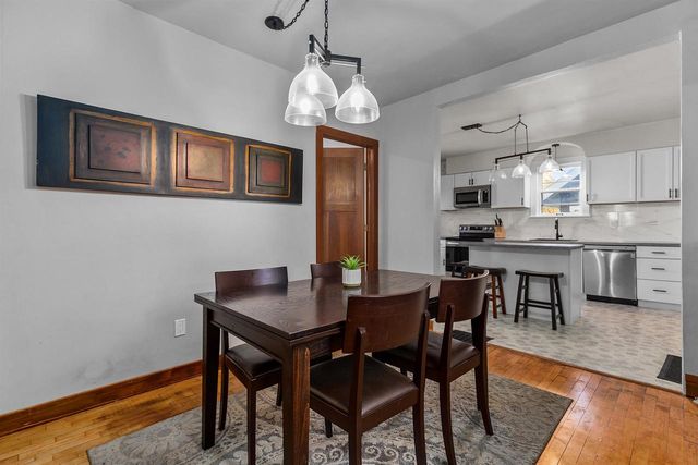 818 N DURKEE STREET, Appleton, WI 54911