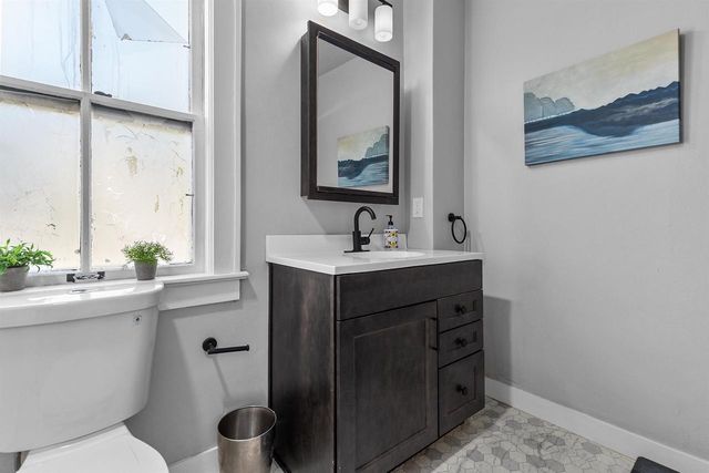 818 N DURKEE STREET, Appleton, WI 54911