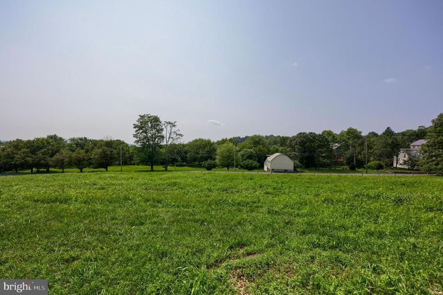 1409 DIAMOND STATION RD, Ephrata, PA 17522