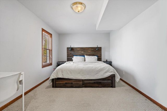 504 Fairview CIRCLE, Waterford, WI 53185