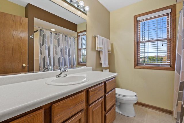 504 Fairview CIRCLE, Waterford, WI 53185