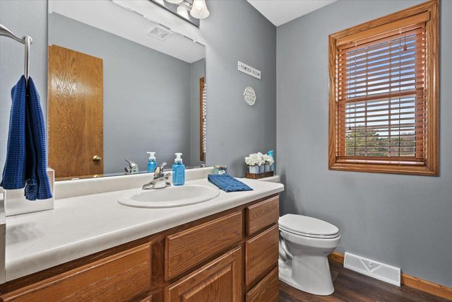 504 Fairview CIRCLE, Waterford, WI 53185