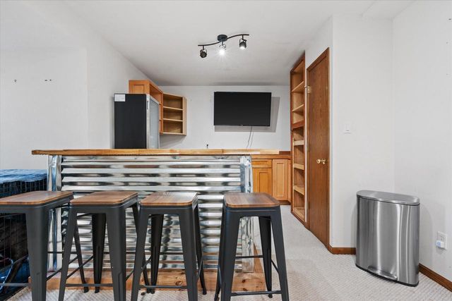 504 Fairview CIRCLE, Waterford, WI 53185