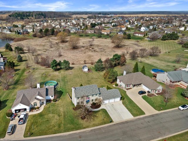 504 Fairview CIRCLE, Waterford, WI 53185