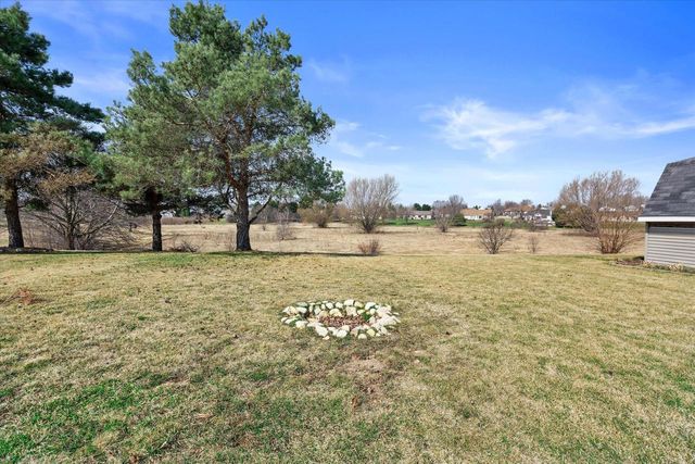 504 Fairview CIRCLE, Waterford, WI 53185