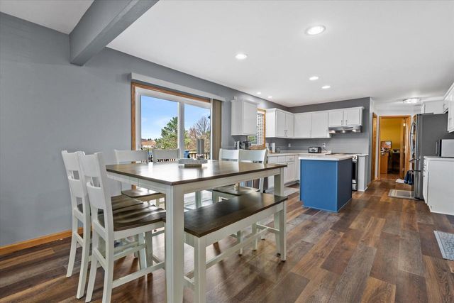 504 Fairview CIRCLE, Waterford, WI 53185