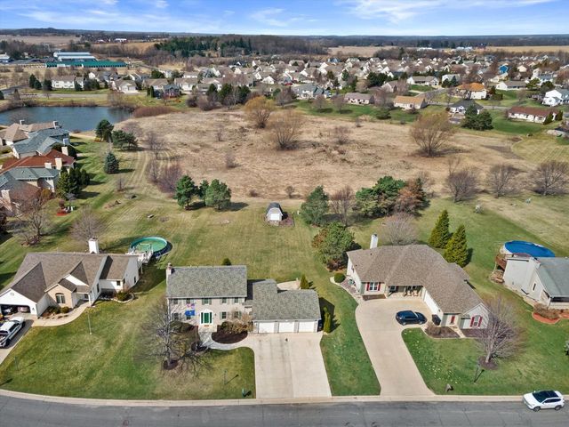 504 Fairview CIRCLE, Waterford, WI 53185