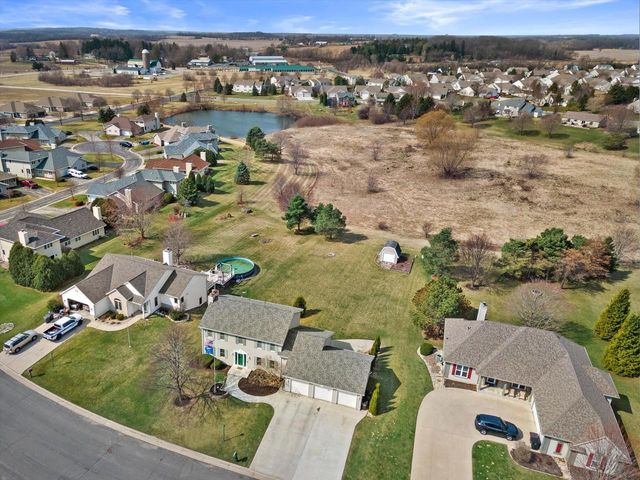 504 Fairview CIRCLE, Waterford, WI 53185