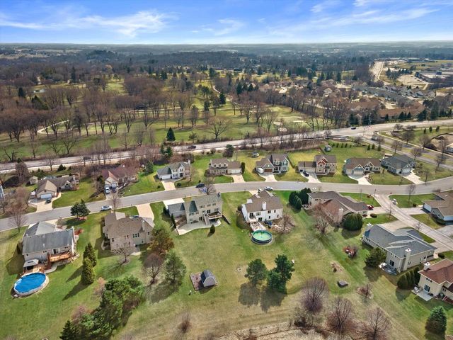 504 Fairview CIRCLE, Waterford, WI 53185