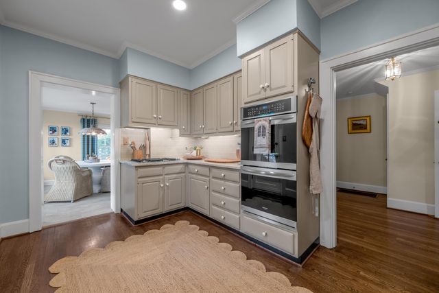 245 Holiday Road, Lexington, KY 40502