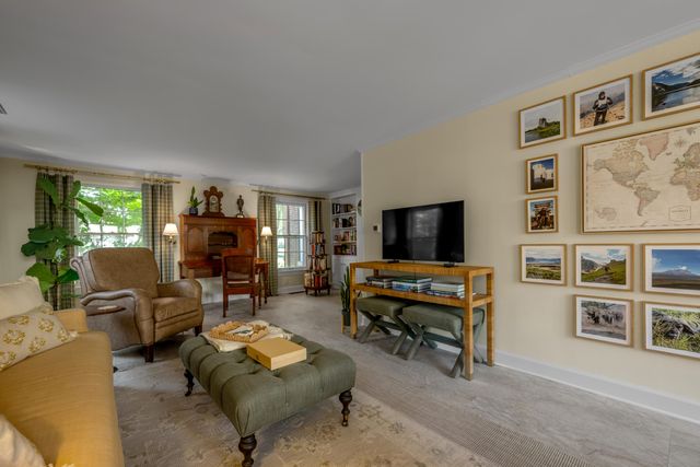245 Holiday Road, Lexington, KY 40502