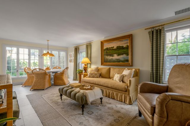 245 Holiday Road, Lexington, KY 40502