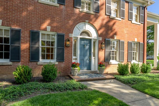 245 Holiday Road, Lexington, KY 40502