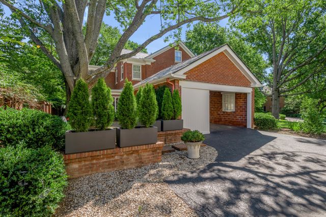 245 Holiday Road, Lexington, KY 40502